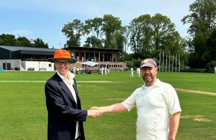 Michael shaking hands with Dutch Binnenhof captain